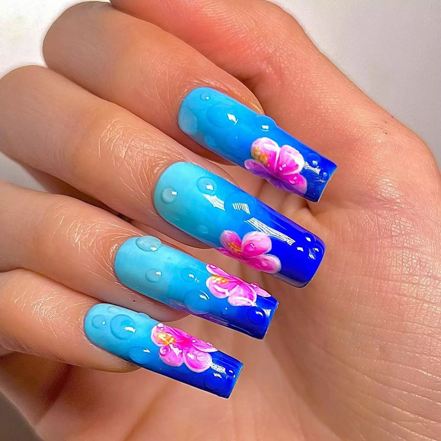 These 19 Beach Nail Ideas Are a Vacation for Your Fingertips