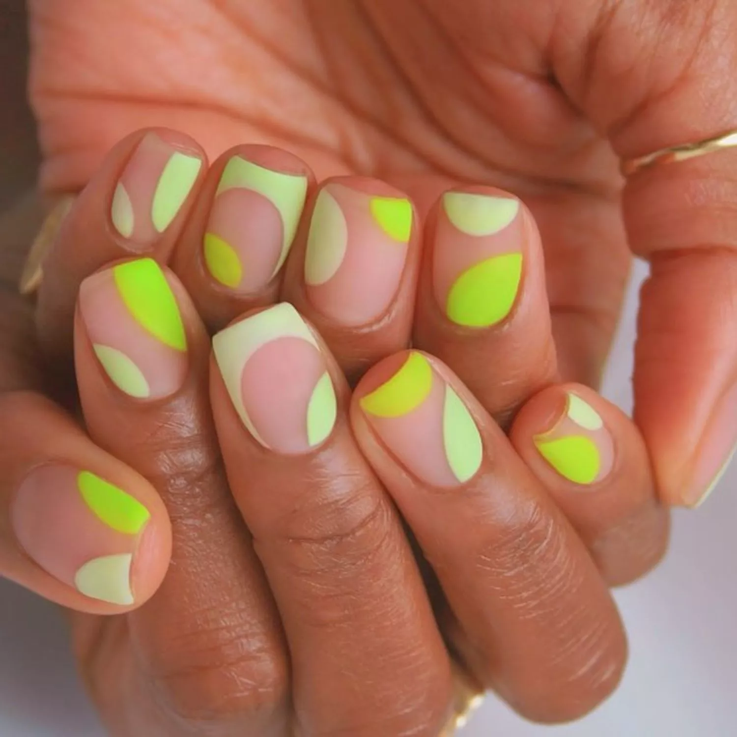 Bright nectar manicure: nail design that is in demand in summer